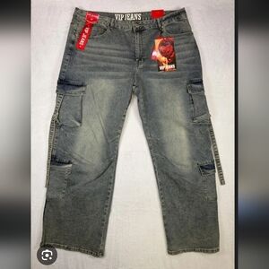 NWT.. Women's VIP New York City Collection Denim Cargo Jeans W/ Sculpting Strtch